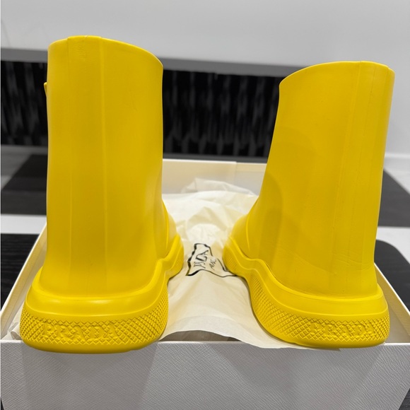 NIB PRADA RAIN BOOTS - Picture 3 of 7